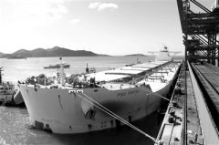 澳洲國際空運-全國最大礦石中轉碼頭完成首艘VLOC的成功接靠