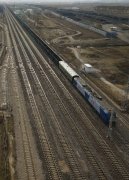 空運一噸貨物到洛杉磯-大秦鐵路3萬噸組合列車試運行